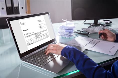 What Does an Accounts Receivable Specialist Do?