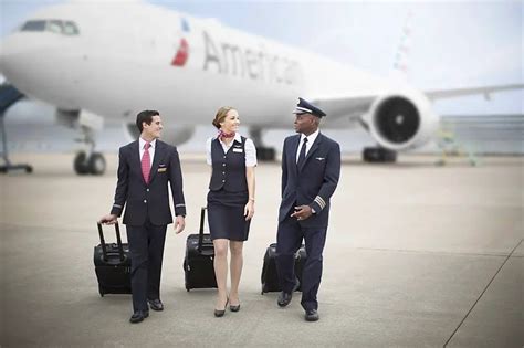 What Does an American Airlines Cabin Crew Member Do?