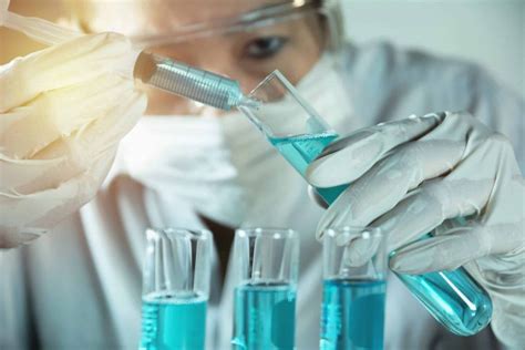 What Does an Analytical Chemist Do?