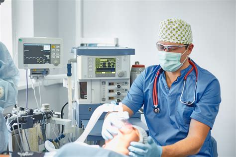 What Does an Anesthesiologist Resident Do?
