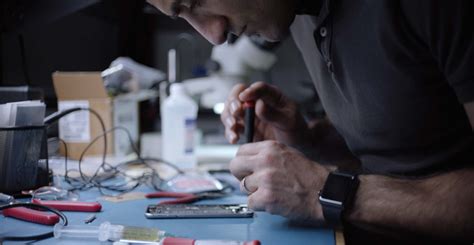 What Does an Apple Hardware Engineer Do?