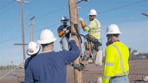 What Does an Apprentice Lineman Do?