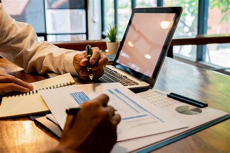 What Does an Assistant Account Executive Do?