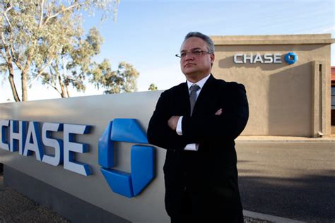 What Does an Associate Banker at Chase Do?