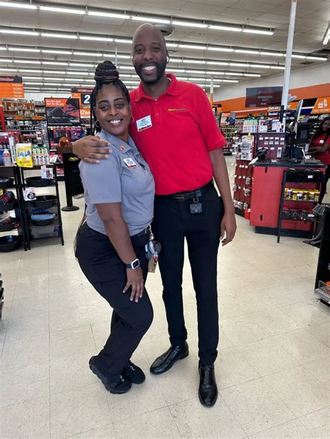 What Does an AutoZone Manager Do?