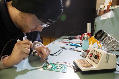 What Does an Avionics Technician Do?