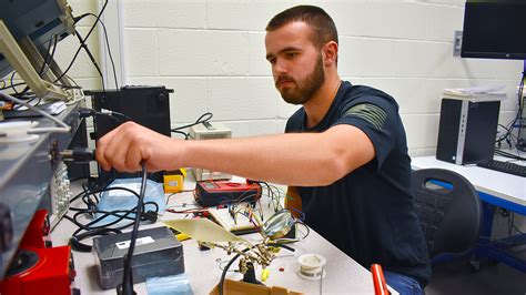 What Does an ED Technician Do?
