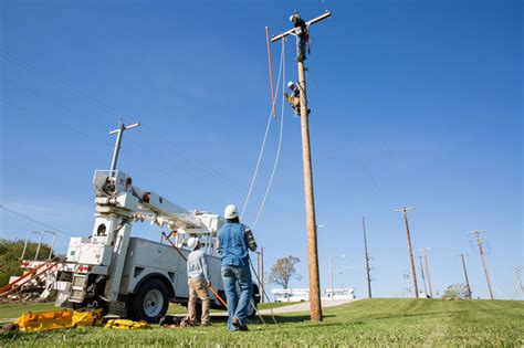 What Does an Electrical Line Worker Do?