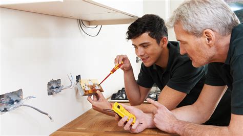 What Does an Electrician Apprentice Do?