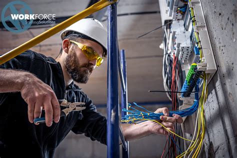 What Does an Electrician Foreman Do?