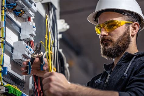 What Does an Electrician Technician Do?