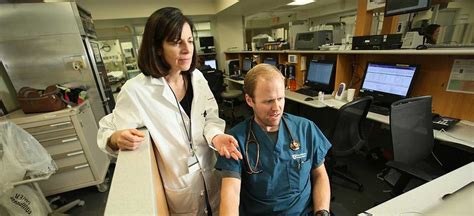 What Does an Emergency Medical Doctor Do?