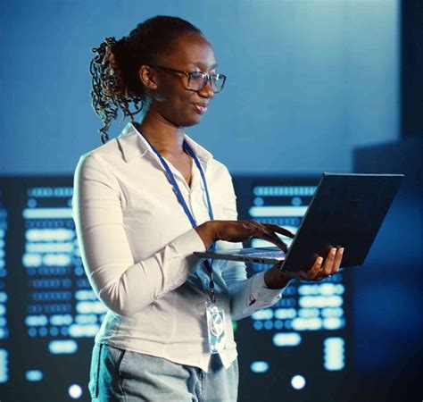 What Does an IT Desktop Support Professional Do?