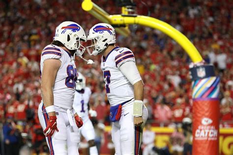 What Does an NFL Tight End (Like Dawson Knox) Do?