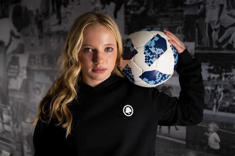 What Does an NWSL Player Actually Do?