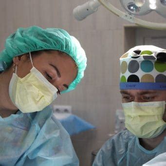What Does an Operating Room Assistant Do?