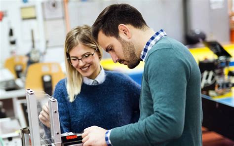 What Does an Optical Engineer Do?