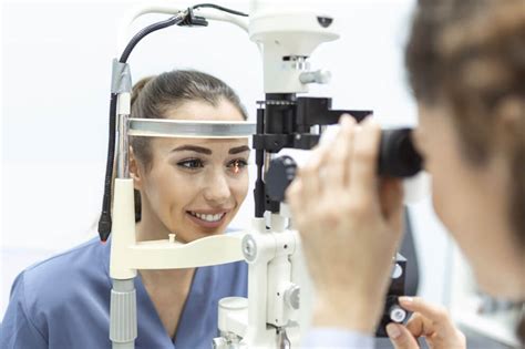 What Does an Optometrist in California Do?