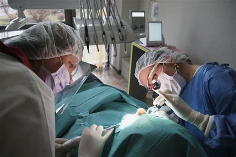 What Does an Oral and Maxillofacial Surgeon Do?