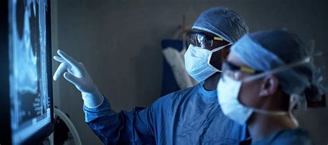 What Does an Orthopaedic Surgeon Do?