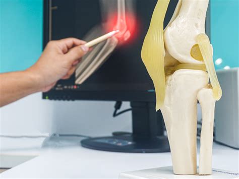 What Does an Orthopedic Surgeon Do?