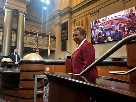 What Does the Mayor of Oakland Do?