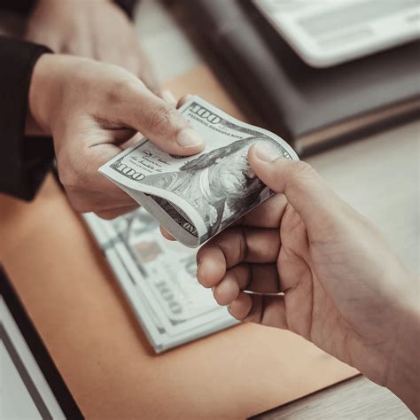 What is the Salario Mínimo and Who Does It Affect?